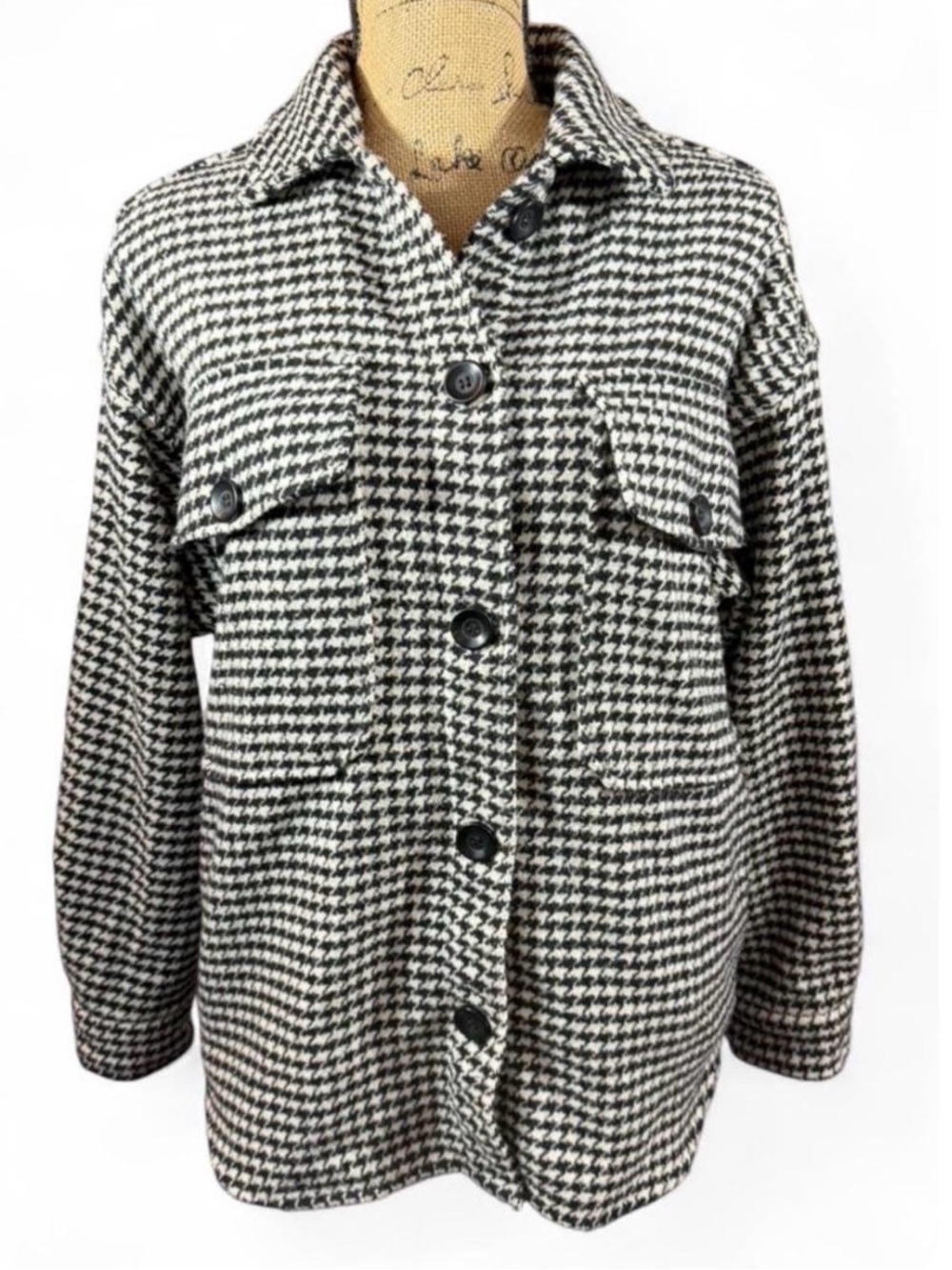 SO Black White Houndstooth Shacket Size Small Button Front Shirt Jacket